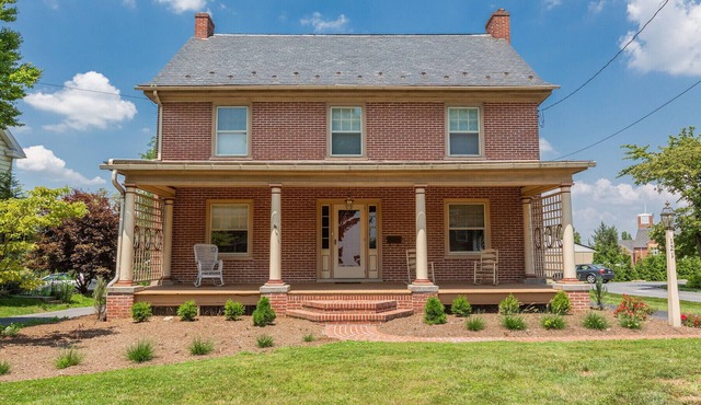 Modernized & Enchanting 1920s Retreat