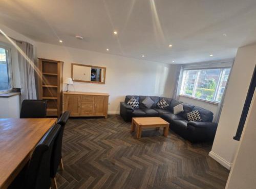 Modernised 3 Bed House