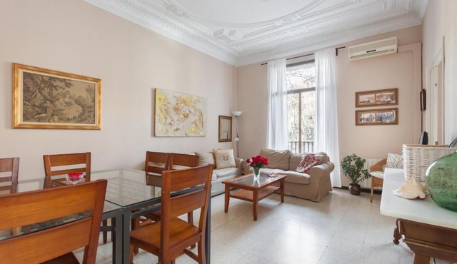 Modernist Apartment Arc de Triomf