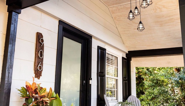 Modernized 2BR Historic Home w/King bed