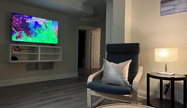 Modernized, Sleek & Cozy Suite, Streestville
