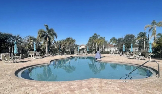 Modernness Mins Away from Little Harbor