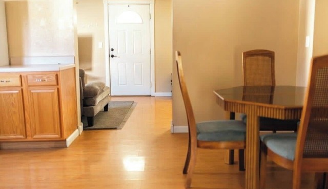 Modest 3BR Heights Stay-Pet Friendly