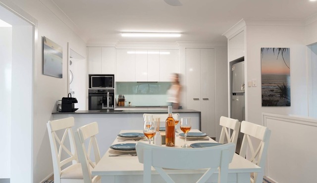 Moffat Beach Coastal Contemporary Unit A