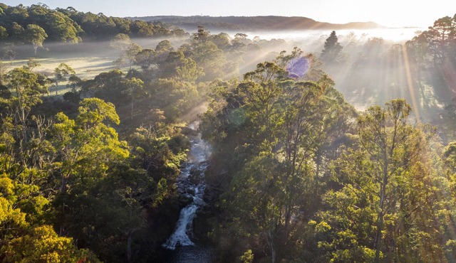 Moffat Falls Cottage overlooks stunning waterfalls and mountain views
