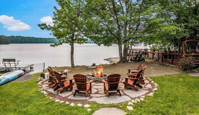 Mohawk Cabin – Luxury Lakefront Winter Escape