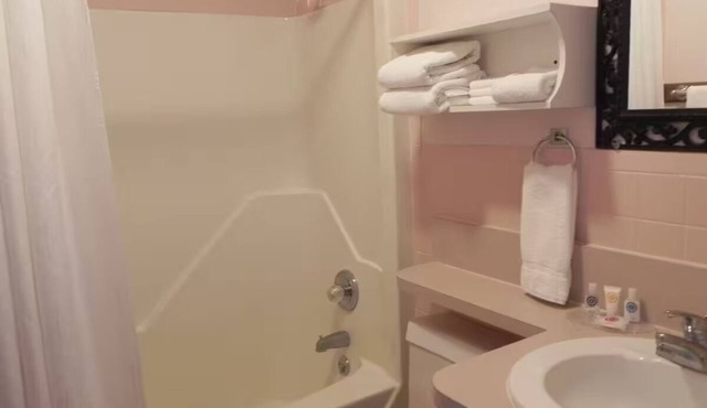 Mohican Resort Motel - 2 Bedroom Efficiency