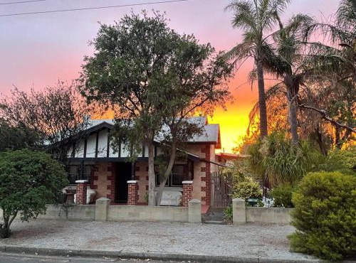 Mohill Cottage 1800's Heart of PortElliot SA