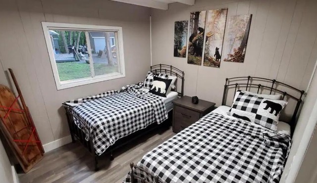 Moira Lake Cottages