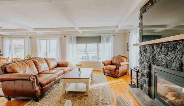 Moira Lake - Lake Front Family Cottage - All Season Oasis