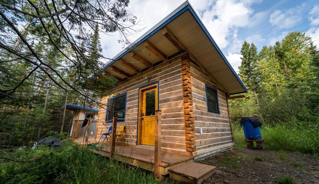 Mökki Dwelling by the Dock