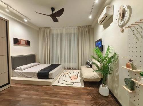 Molek Regency Studio 10 min Austin I 15 min CIQ -4pax PetFriendly, Netflix High Floor Unblock City Pool View, 1Carpark