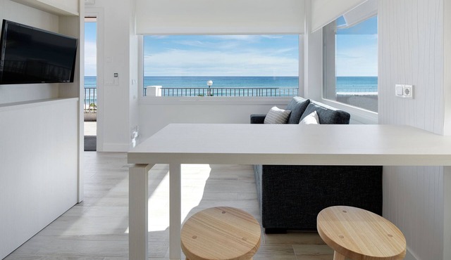Mollarri apartment by Egona
