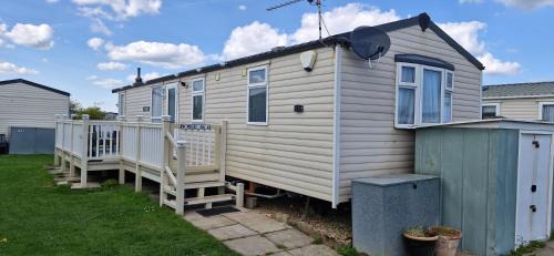 MOLLIES DEN 6 Berth 2 Bedrooms Waterside Leisure Park Ingoldmells