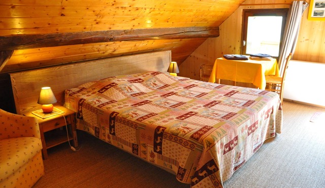 Molliessoulaz barn with wolves