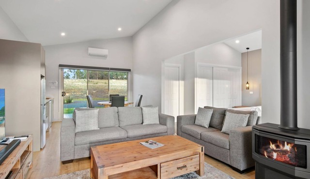 Molly Morgan Vineyard Villa Chardonnay. A Romantic Getaway for Two