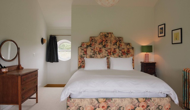 Mollys Cabin - Unique Farm Stay