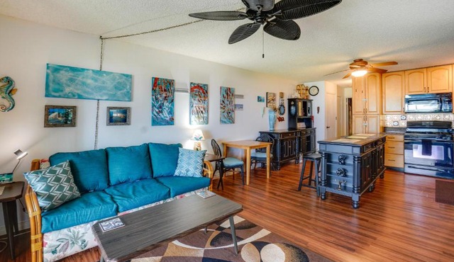 Molokai Island Retreat with Ocean View and Pool!