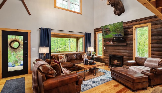 🌷MOM MAY Stays🌷WOW it’s STUNNING🫎PREMIER HOST🌟5 STAR Cabin🪵Close to TOWN🌙Hot Tub