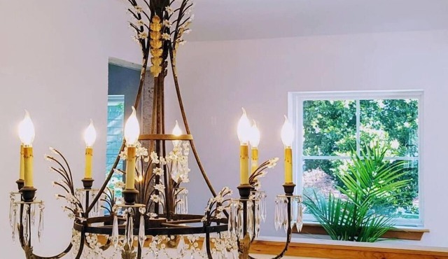 Mom's L'il Chateau at Magnolia House