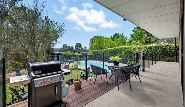 Moments from the Glenbrook entrance to Blue Mountains National Park!