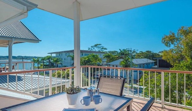 Moments to the River Noosaville - free use of kayaks & bikes & unlimited wifi