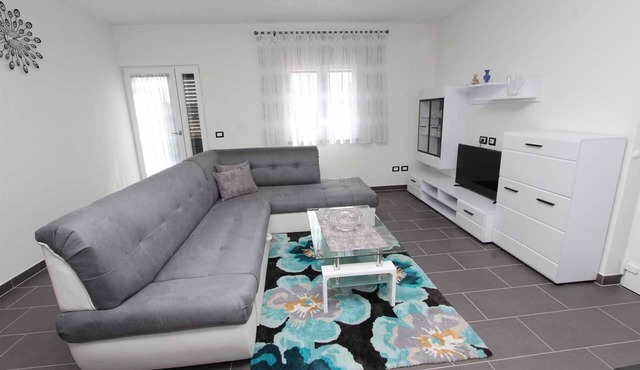 MONDELACO Three-Bedroom Apartment