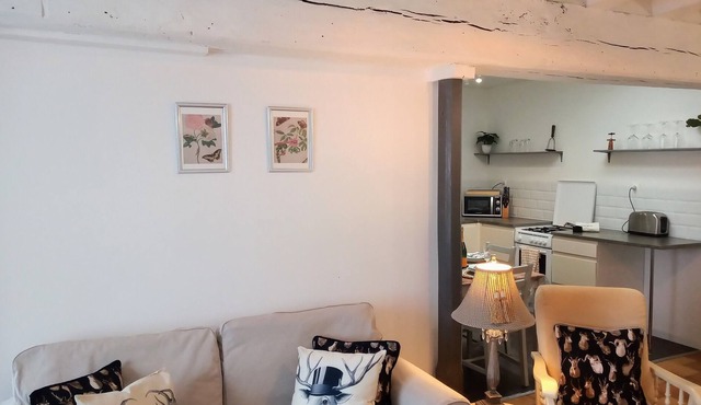 Mondon Holiday Cottage with a Lake View