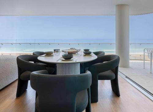 Monet by Khove - Kirra Beach