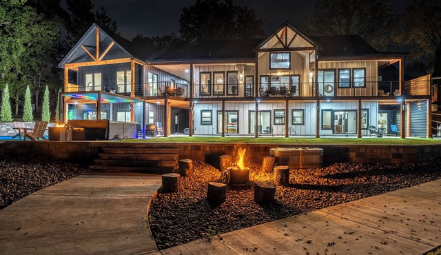 Monkey Island Club & Court House [44X20 BOAT SLIP AND TWO JETSKI SLIPS]