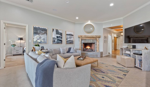 #MonkeyIslandHideaway - Stylish lake front home on Grand Lake, OK!