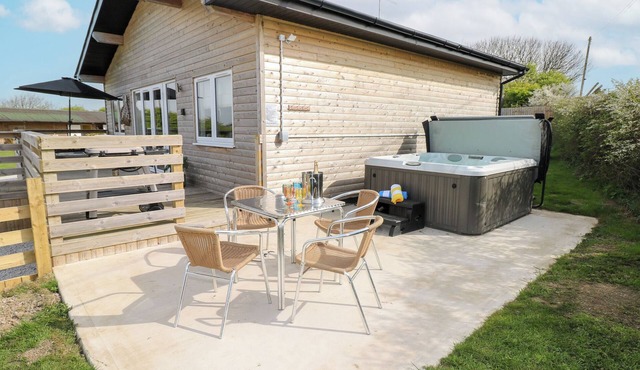 MONKS REST, pet friendly, country holiday cottage in Monknash