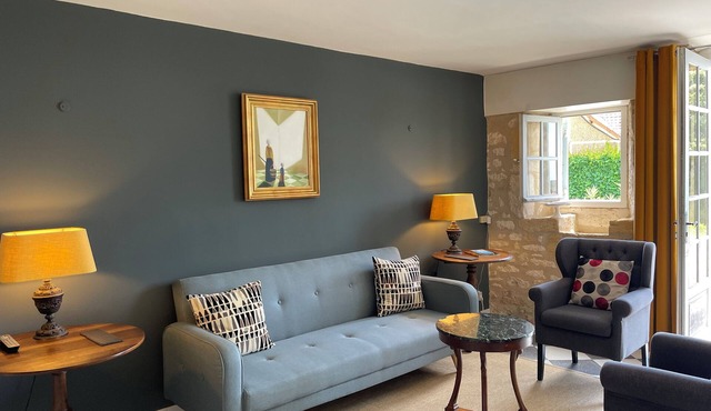 Monpazier Gite, village house 1 min from the beautiful square with all amenities.