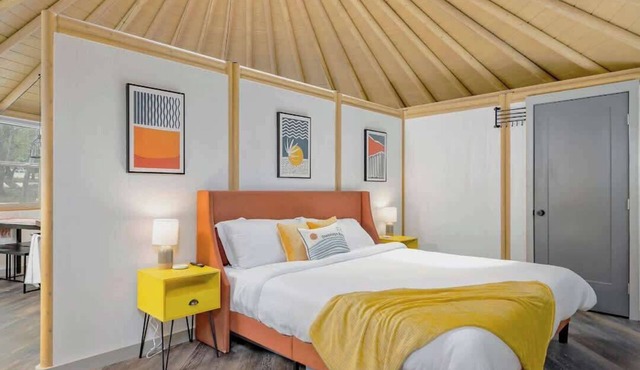 Monroe: Hill Country Luxe Yurt | Hot Tub | Glamp