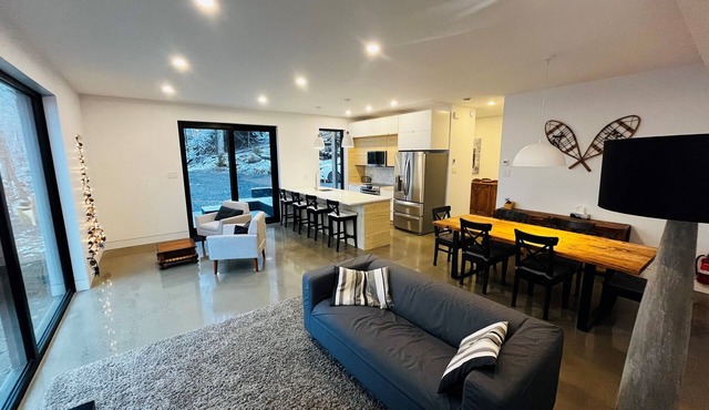 Mont-Aki's Loft, at the top of the Mountain!