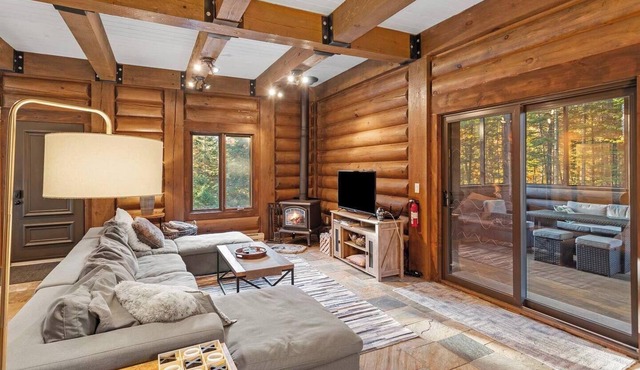 Mont Blanc ~ Le Grizzly ~ Cozy Log Cabin with Games Room