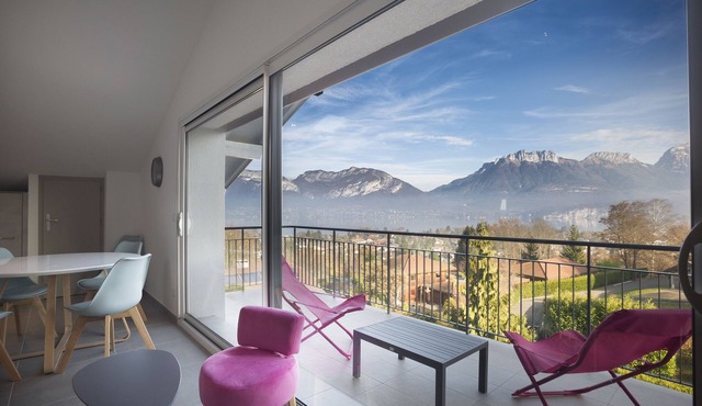 Mont Blanc Apartment - Lake View Floor 2