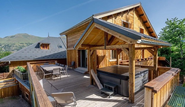 Mont-de-Lans | Chalet 340m2 | Terrasse + jacuzzi
