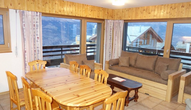 Mont-Rouge E 010 - VIEW apartment 8 pers