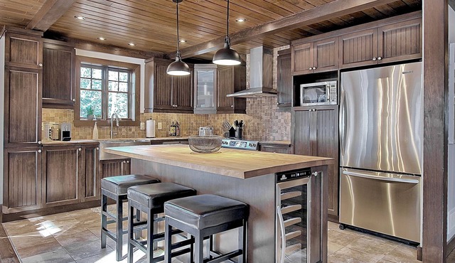 ❤️ Mont-Tremblant Ski-in/Ski-out Chalet | Hot Tub | Pool Table