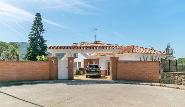 Montaña y Playa 30' de Barcelona, 5 Habitaciones/8 Baños, Piscina, Apto Mascotas