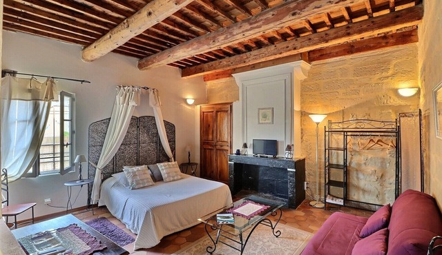 Montaren Et Saint Mediers: LIST LAVENDER studio in Farmhouse of XVIIIème with made safe heated swimming pool and Spa close to UZES