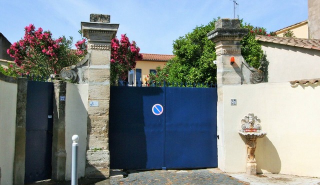 Montagnac single-storey house with large terrace