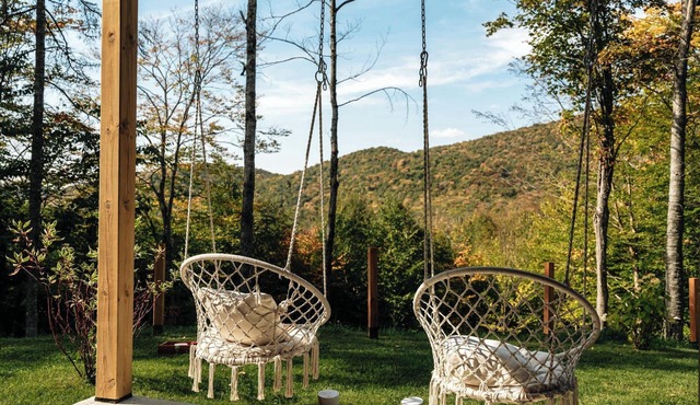 Montagnia Escape: Tremblant with Hot Tub & Sauna
