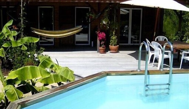 MONTALIVET, large villa close to the beach. private pool. grd garden!