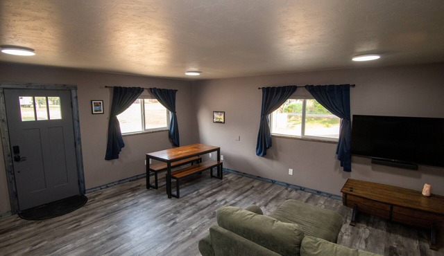 Montana Cabana: Evergreen Escape