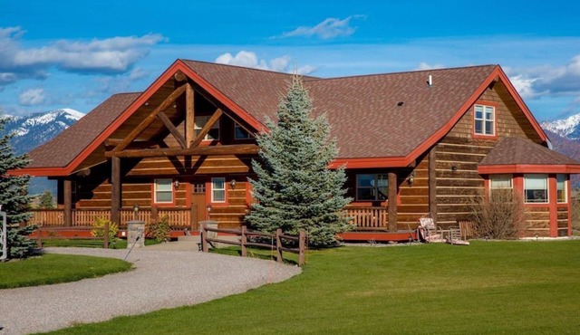 Montana Dreams Getaway - The Lodge