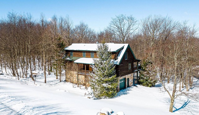 Montana East | Stunning Cabin, Mountain Views!