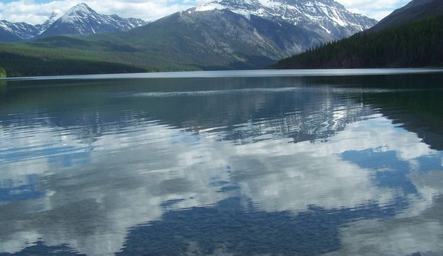 Montana Log Cabin w/Full Amenities- Stunning Views of Glacier National Park!