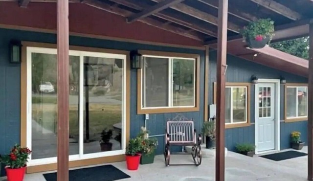 Montana Missouri River Fly Fishing Lodge -3BR & 2 bath, Sleeps 8